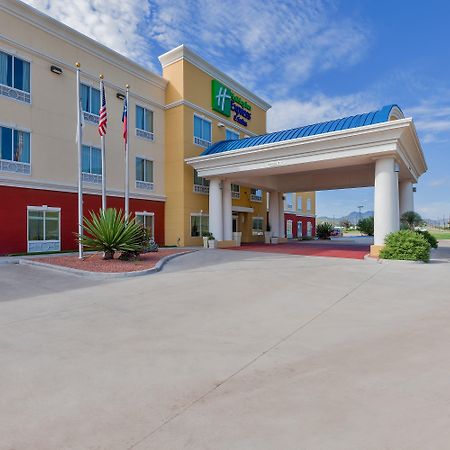 Holiday Inn Express And Suites Alpine By Ihg Exteriör bild
