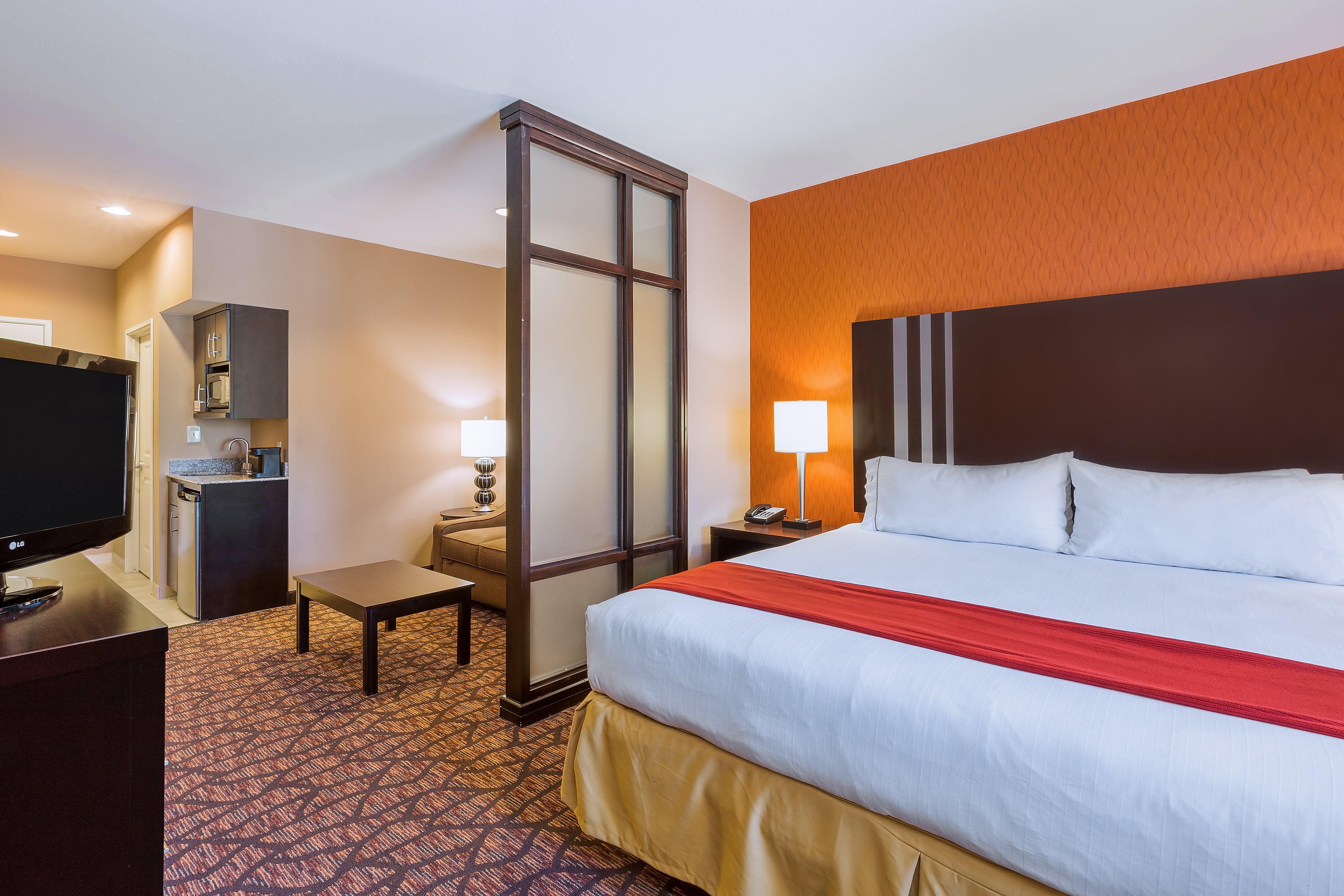 Holiday Inn Express And Suites Alpine By Ihg Exteriör bild