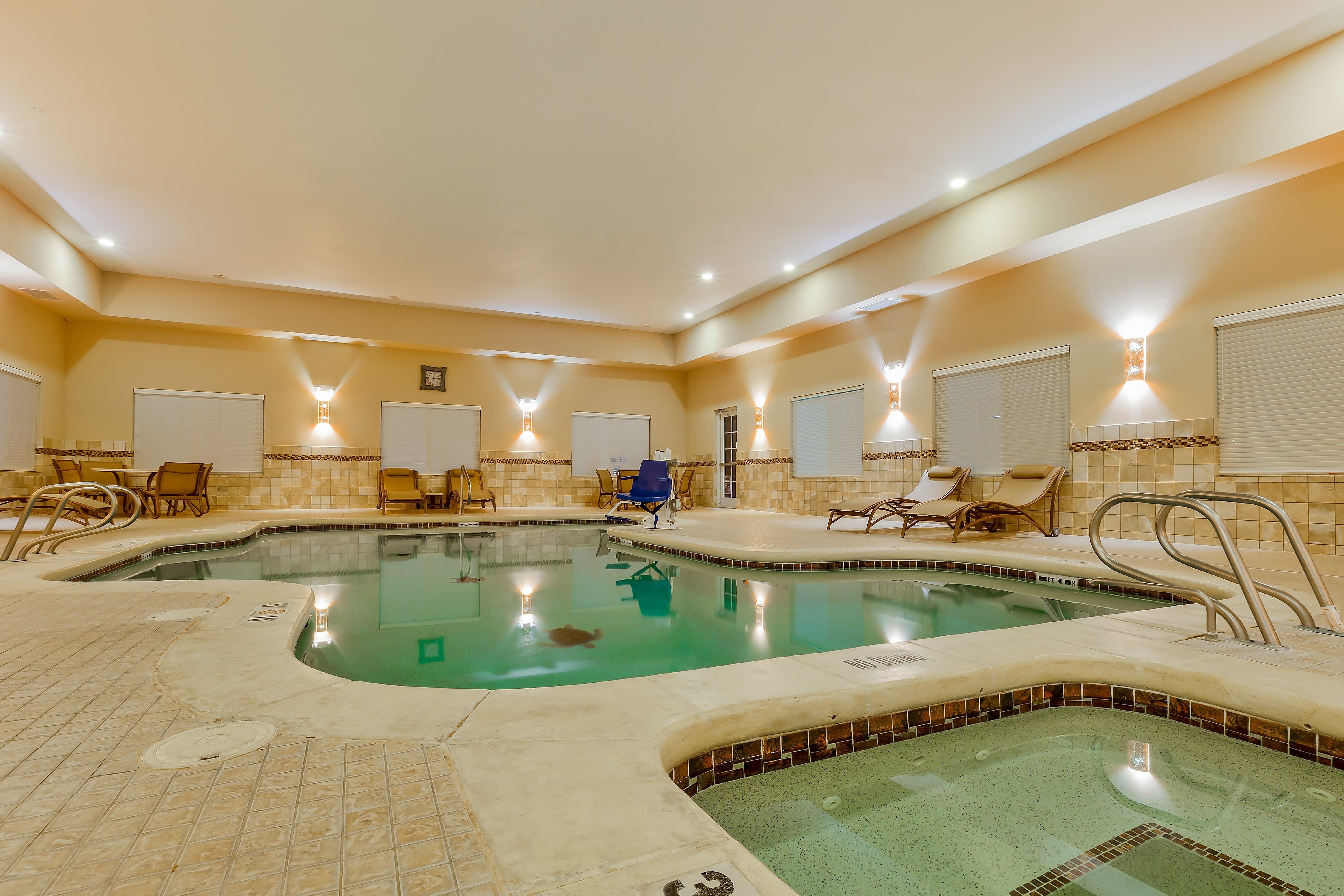 Holiday Inn Express And Suites Alpine By Ihg Exteriör bild
