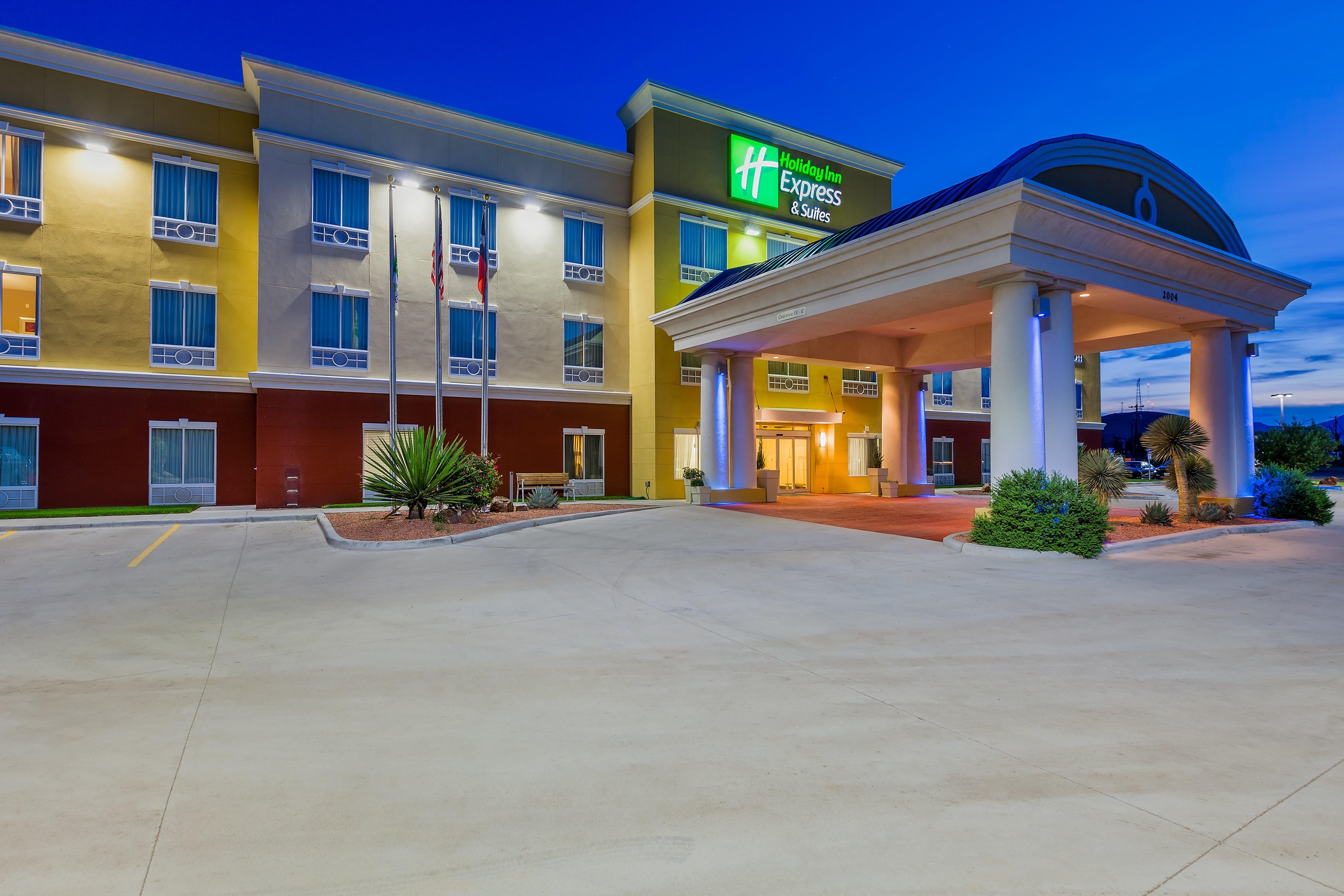 Holiday Inn Express And Suites Alpine By Ihg Exteriör bild