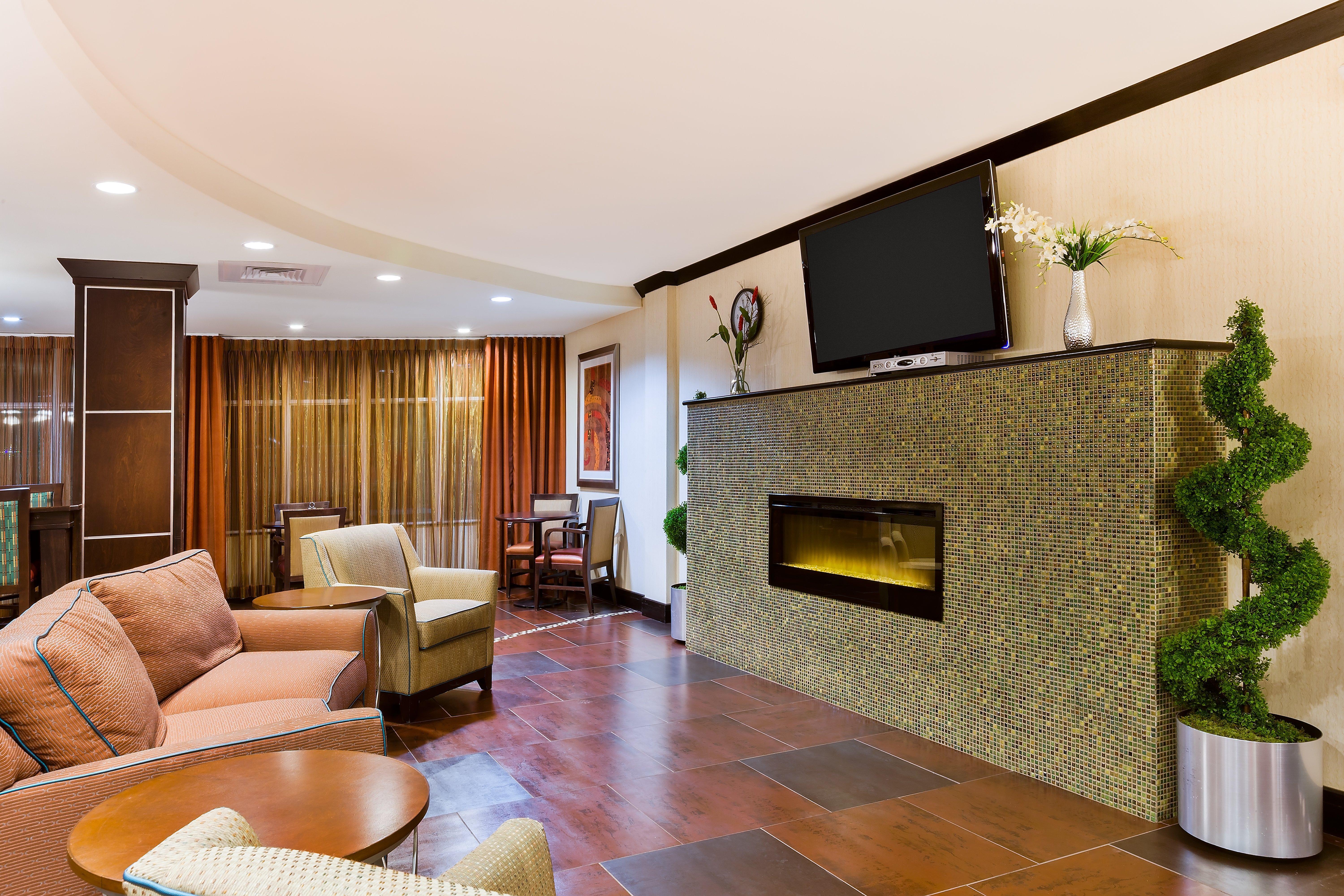 Holiday Inn Express And Suites Alpine By Ihg Exteriör bild