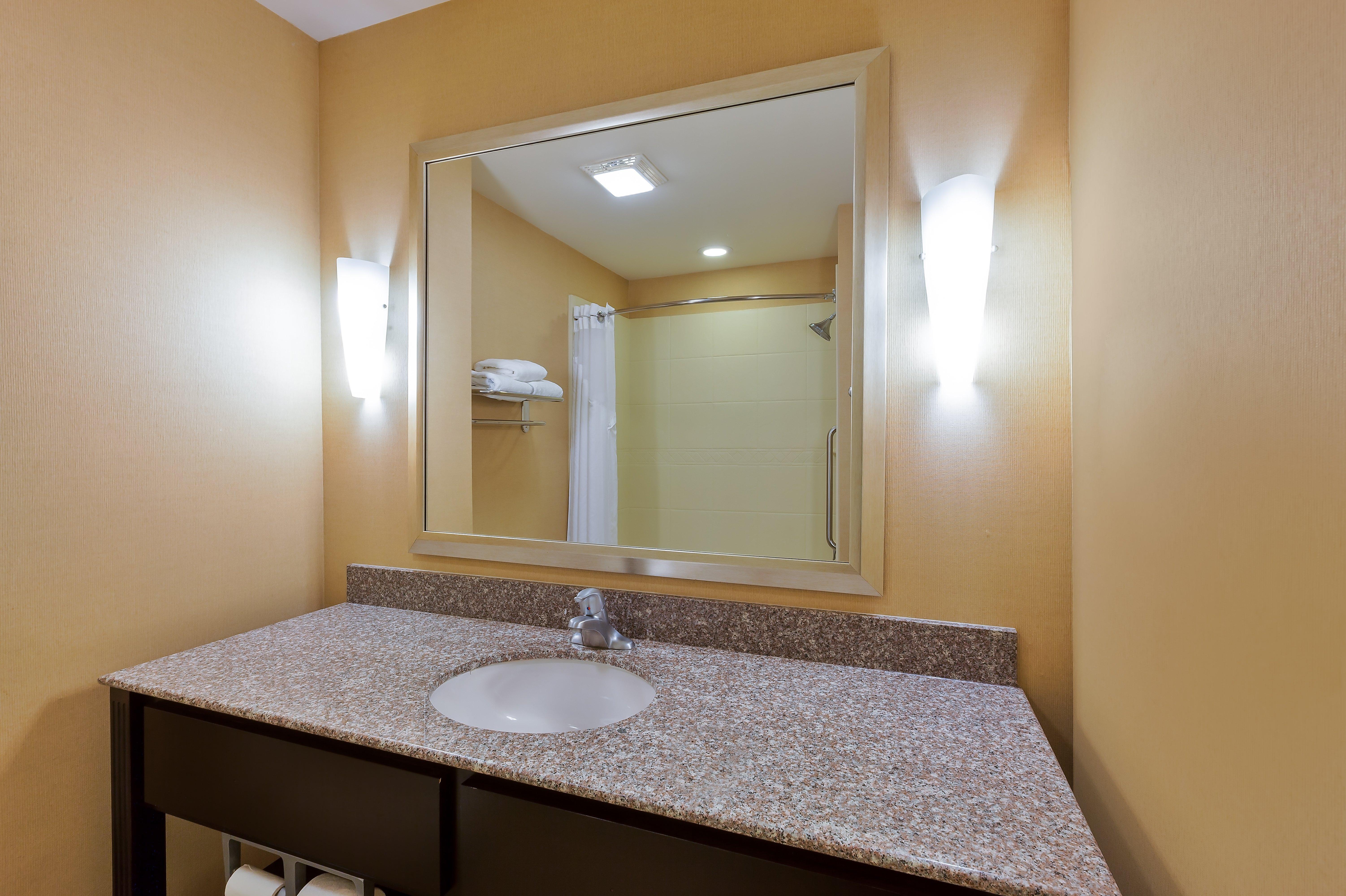 Holiday Inn Express And Suites Alpine By Ihg Exteriör bild