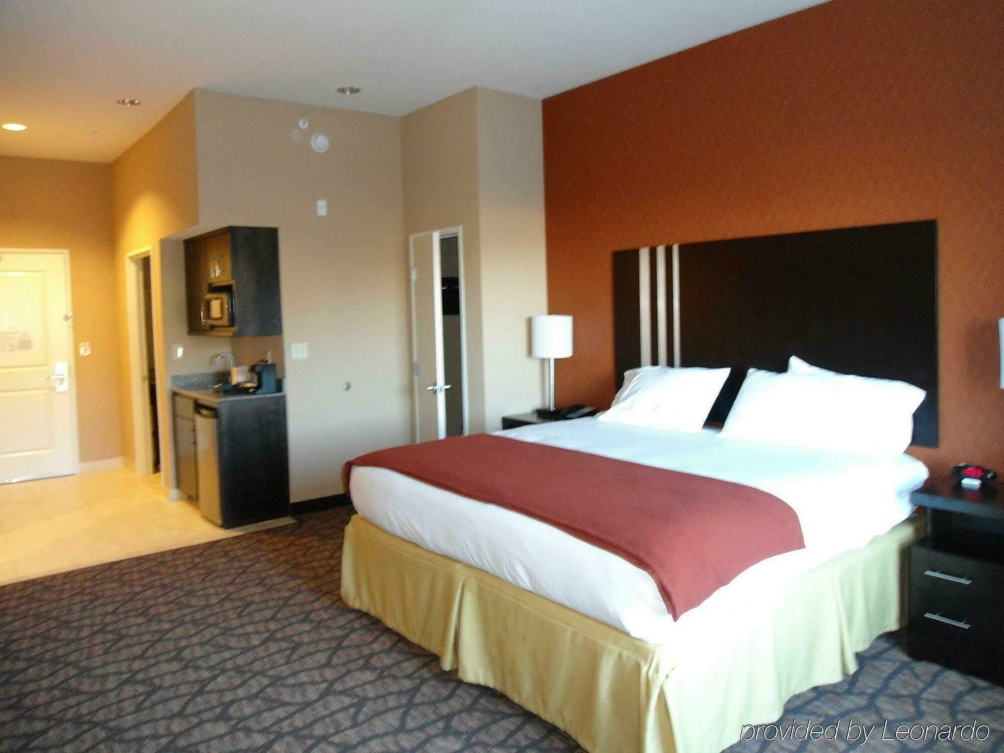 Holiday Inn Express And Suites Alpine By Ihg Exteriör bild
